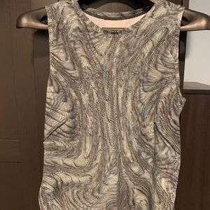 Lululemon tank top